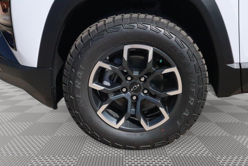 new 2026 Chevrolet Equinox car, priced at $38,251