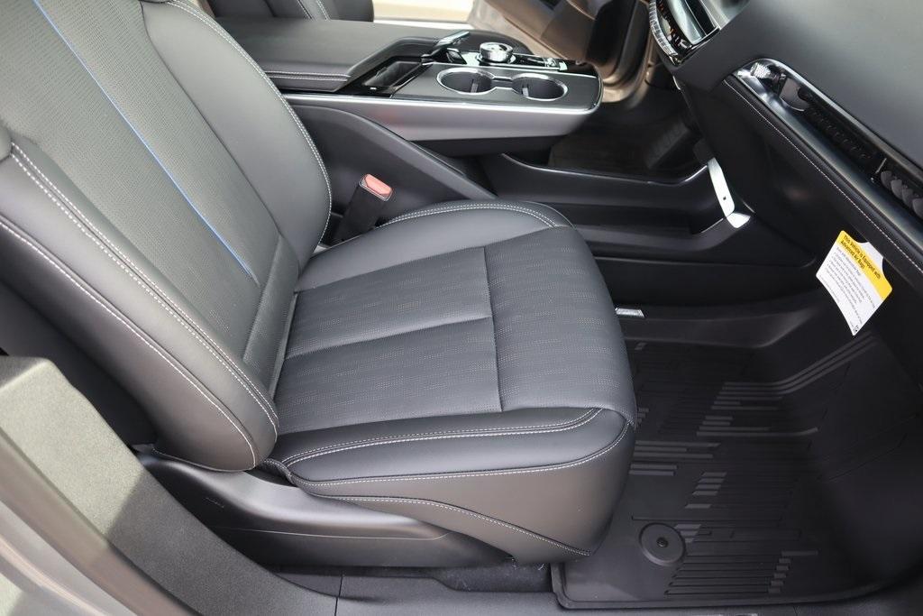 new 2025 Cadillac LYRIQ car, priced at $60,278