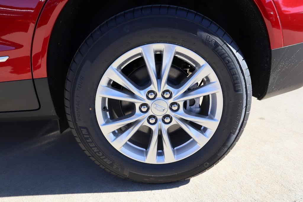 new 2025 Cadillac XT5 car, priced at $43,701
