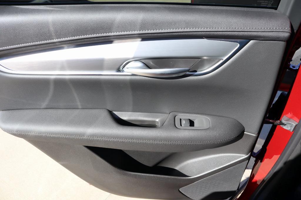 new 2025 Cadillac XT5 car, priced at $43,701