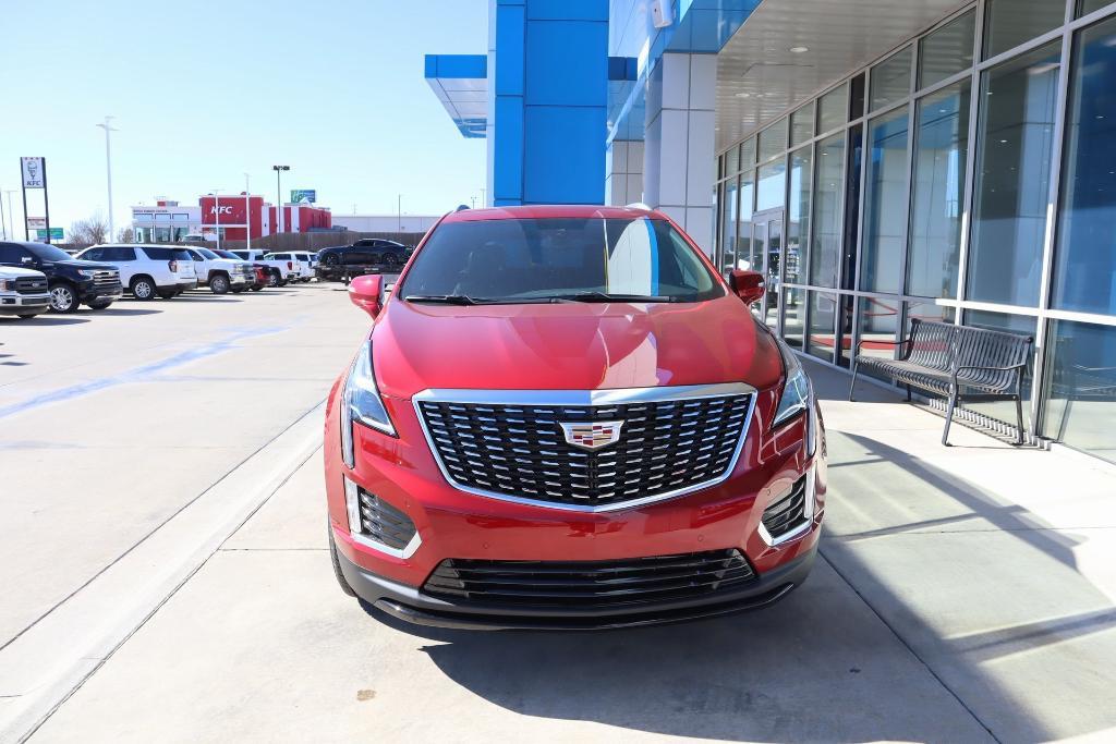 new 2025 Cadillac XT5 car, priced at $43,701