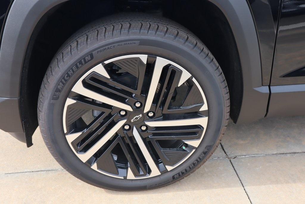 new 2026 Chevrolet Equinox car, priced at $32,570