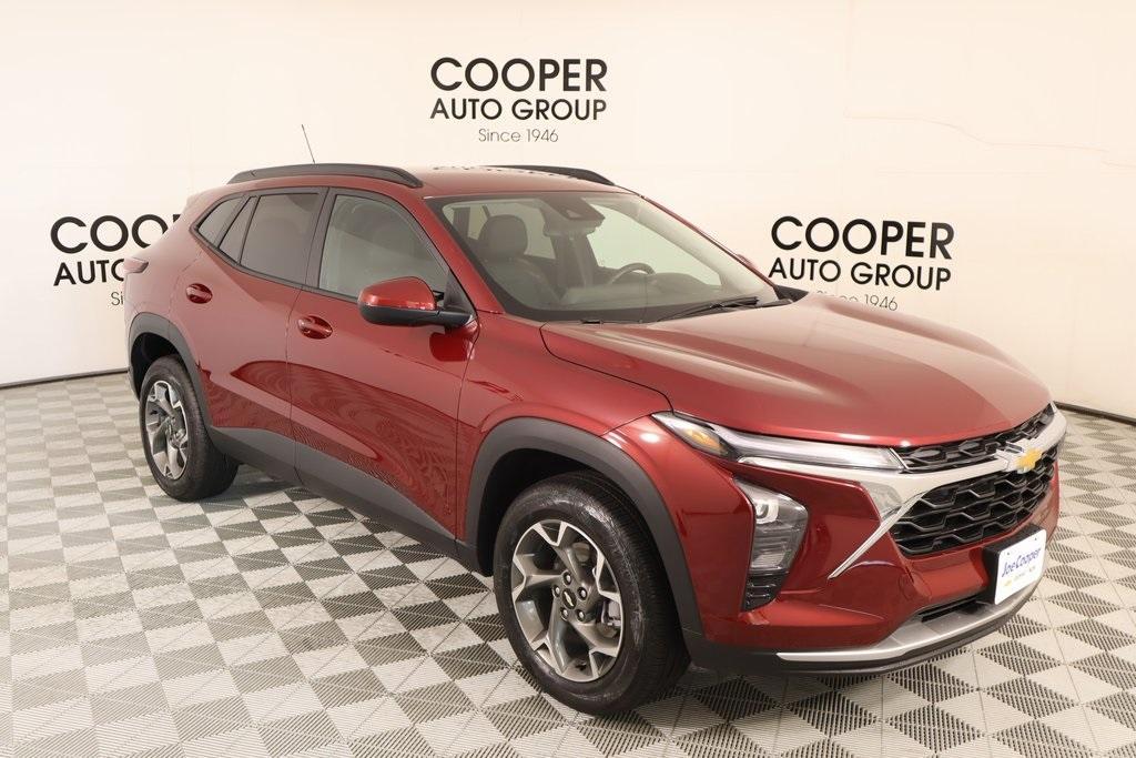 used 2025 Chevrolet Trax car, priced at $23,899