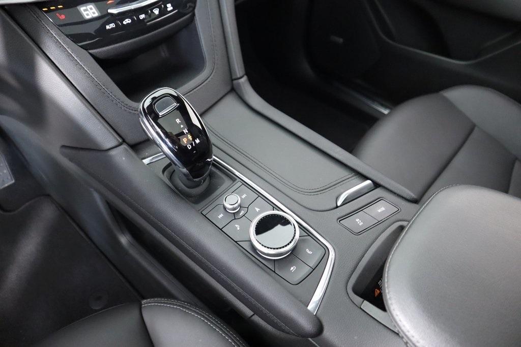 used 2024 Cadillac XT5 car, priced at $43,526