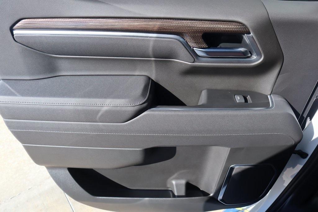 new 2025 Chevrolet Silverado 1500 car, priced at $49,655
