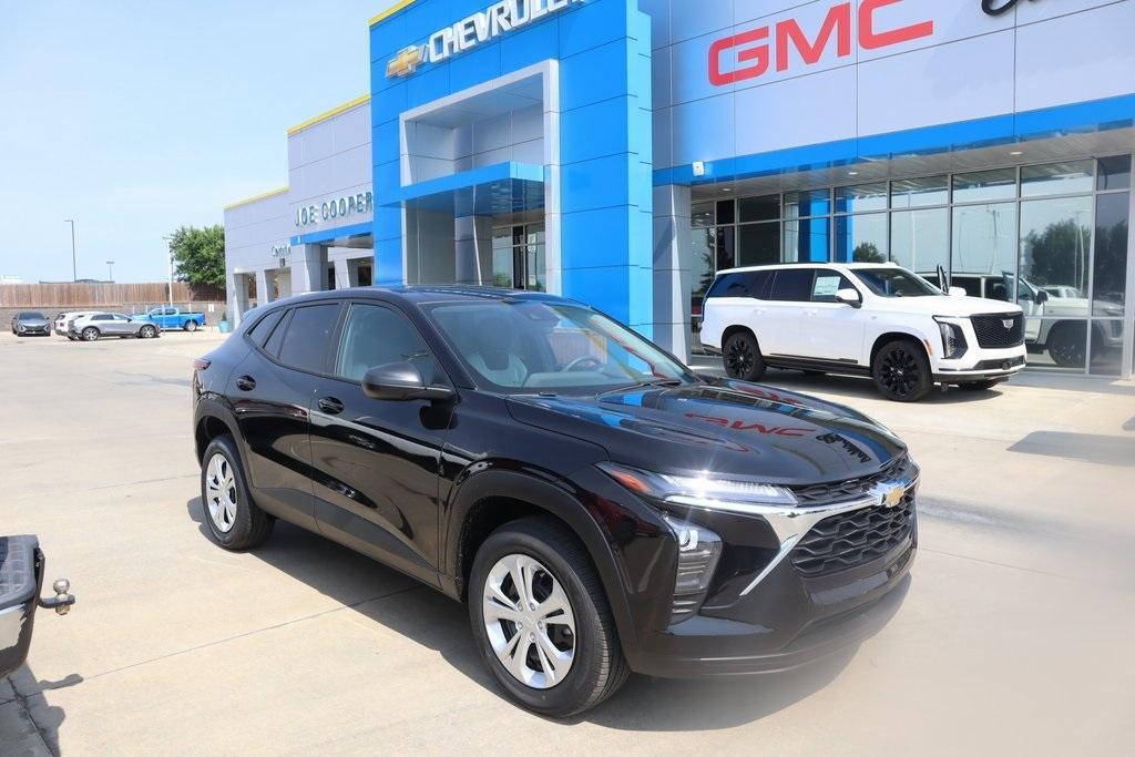 new 2025 Chevrolet Trax car, priced at $21,895