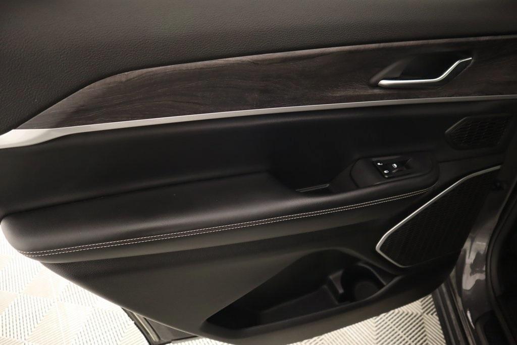 used 2022 Jeep Grand Cherokee L car, priced at $30,929