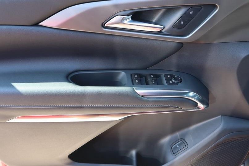 new 2026 Chevrolet Traverse car, priced at $41,765