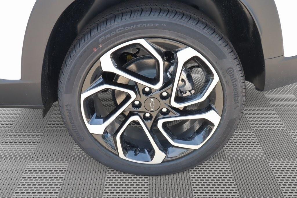 used 2025 Chevrolet Trax car, priced at $25,999