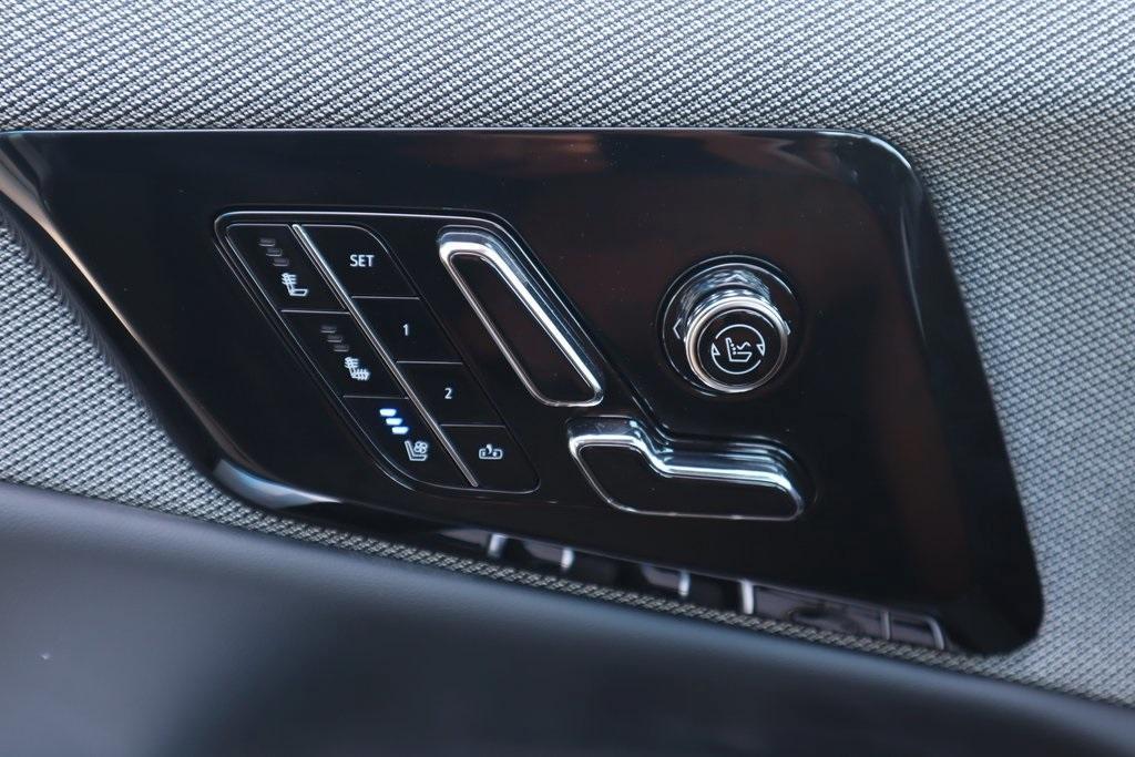 new 2025 Cadillac OPTIQ car, priced at $54,822