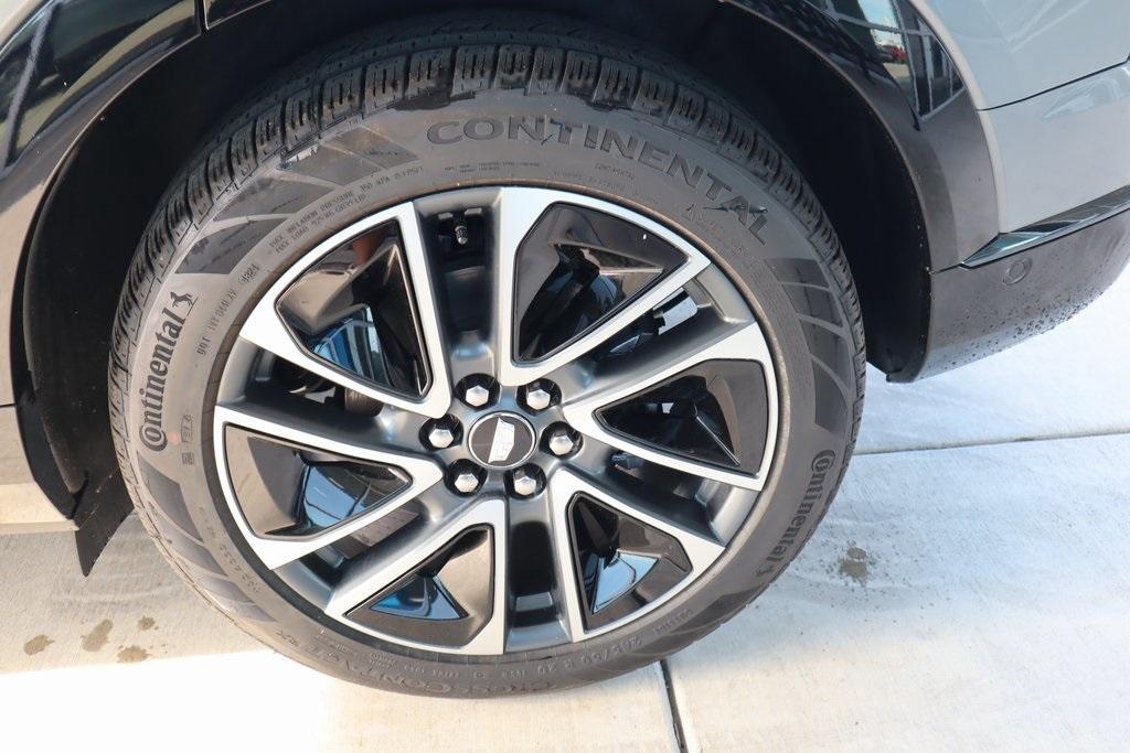 new 2025 Cadillac OPTIQ car, priced at $54,822