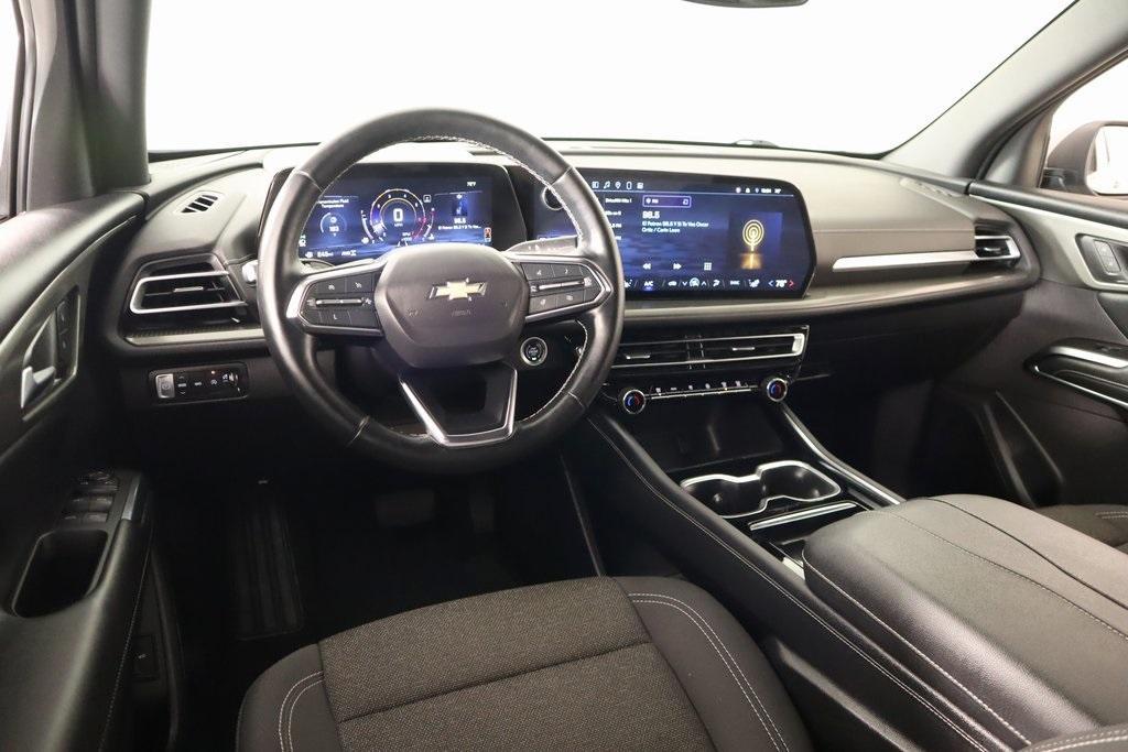 used 2024 Chevrolet Traverse car, priced at $39,999