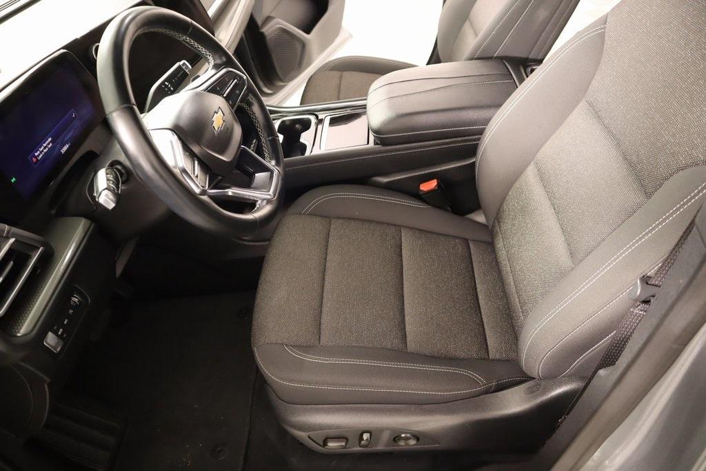 used 2024 Chevrolet Traverse car, priced at $39,999