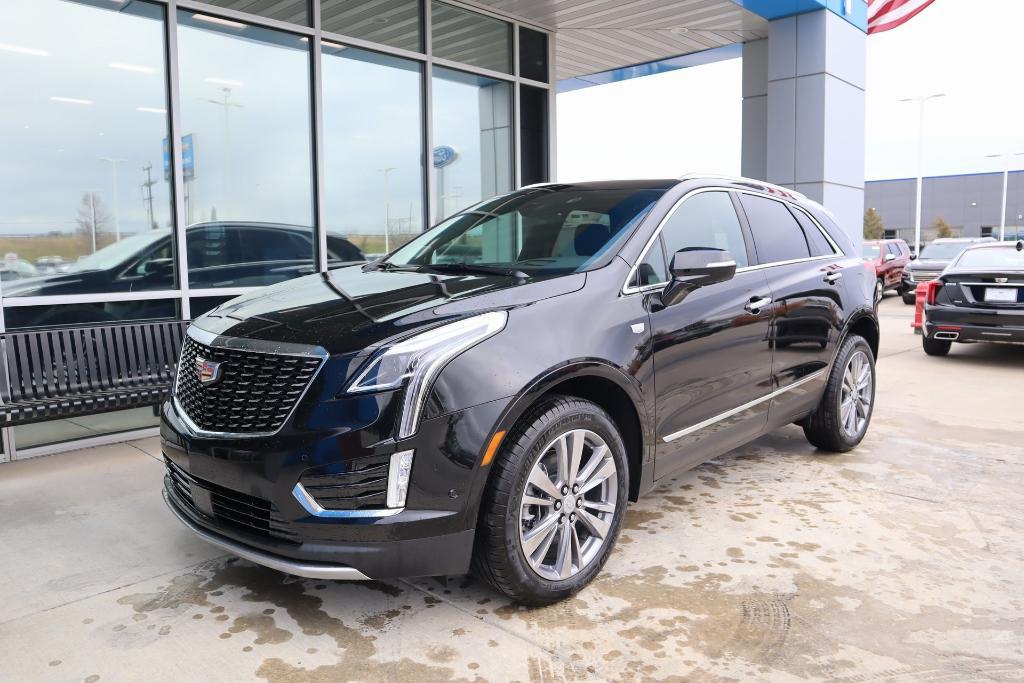 new 2025 Cadillac XT5 car, priced at $52,119