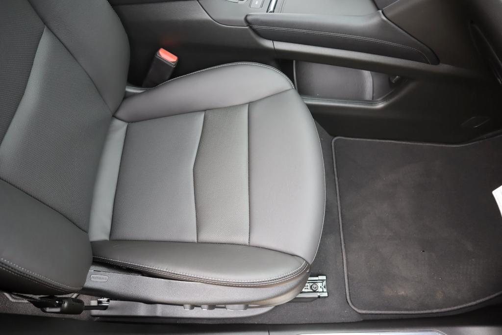new 2025 Cadillac XT5 car, priced at $52,119