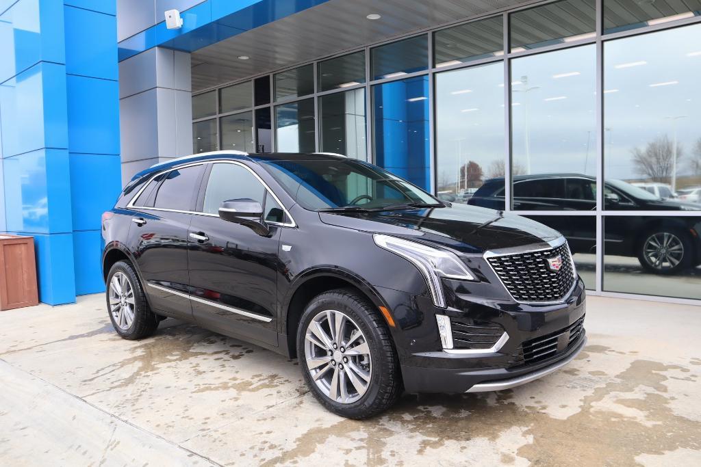 new 2025 Cadillac XT5 car, priced at $52,119