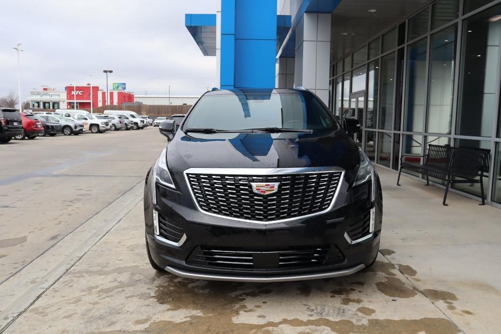 new 2025 Cadillac XT5 car, priced at $52,119