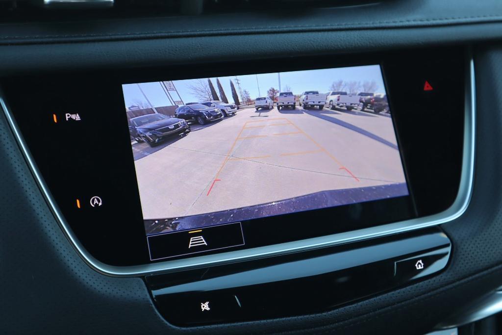 new 2025 Cadillac XT5 car, priced at $40,648