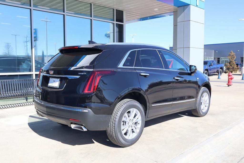 new 2025 Cadillac XT5 car, priced at $43,148