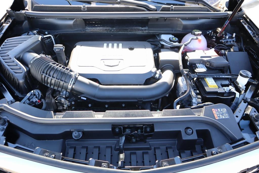 new 2025 Cadillac XT5 car, priced at $40,648