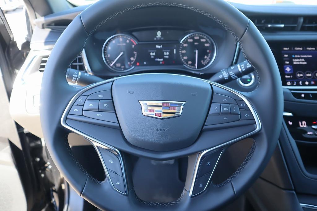 new 2025 Cadillac XT5 car, priced at $40,648
