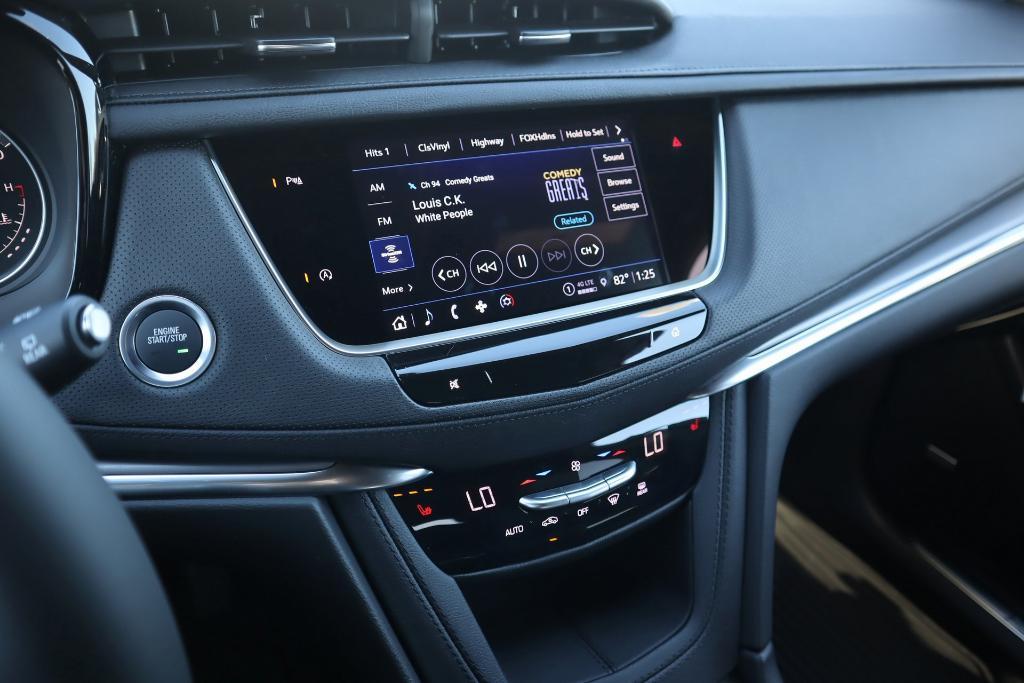 new 2025 Cadillac XT5 car, priced at $43,148