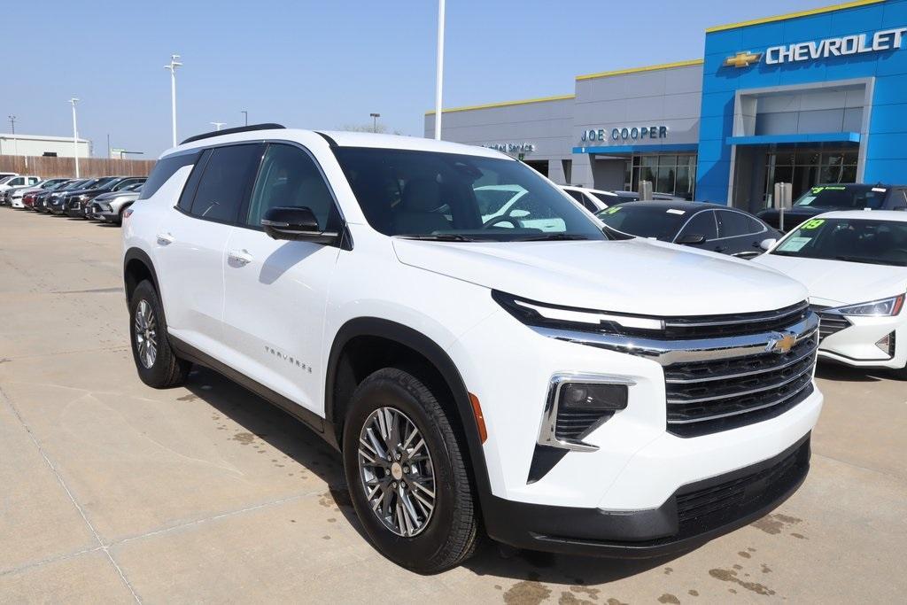 new 2025 Chevrolet Traverse car, priced at $40,678