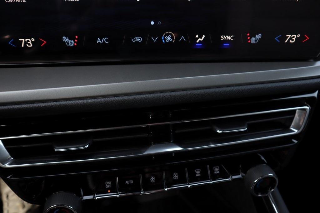 new 2025 Chevrolet Traverse car, priced at $40,678