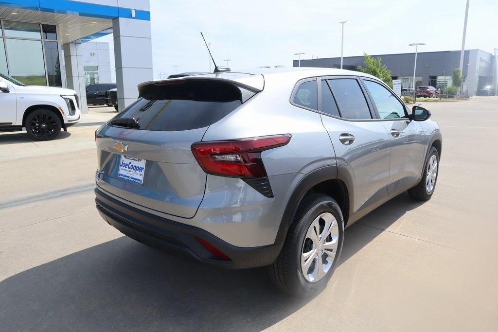 new 2025 Chevrolet Trax car, priced at $21,895
