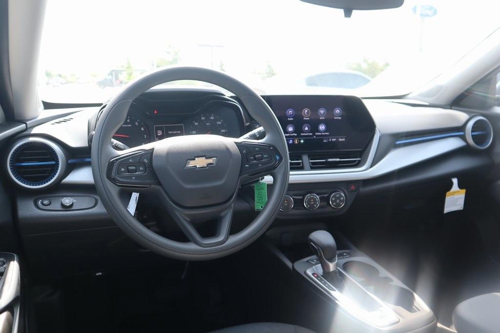 new 2025 Chevrolet Trax car, priced at $21,895