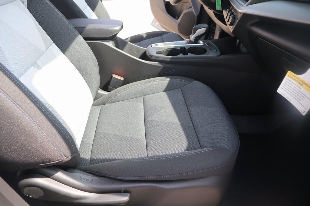 new 2025 Chevrolet Trax car, priced at $21,895