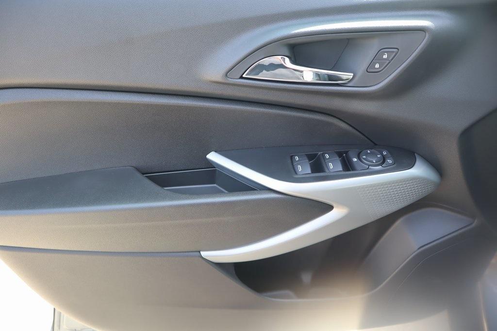 new 2025 Chevrolet Trax car, priced at $21,895
