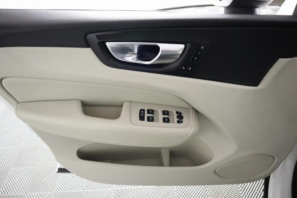 used 2022 Volvo XC60 car, priced at $23,870