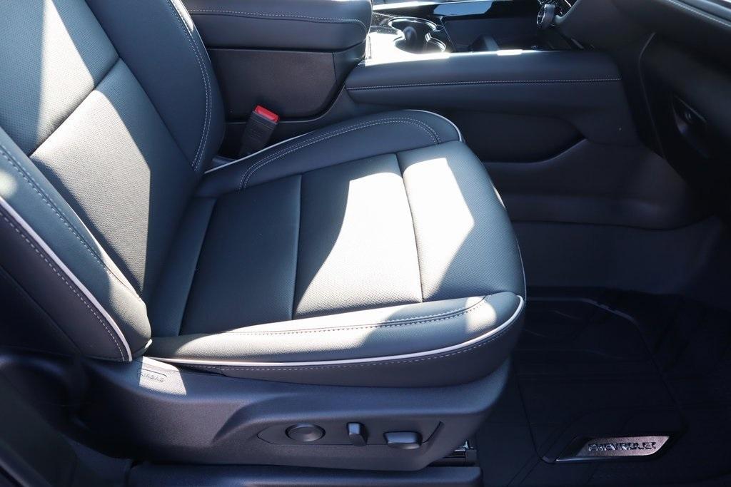 new 2025 Chevrolet Suburban car, priced at $79,999