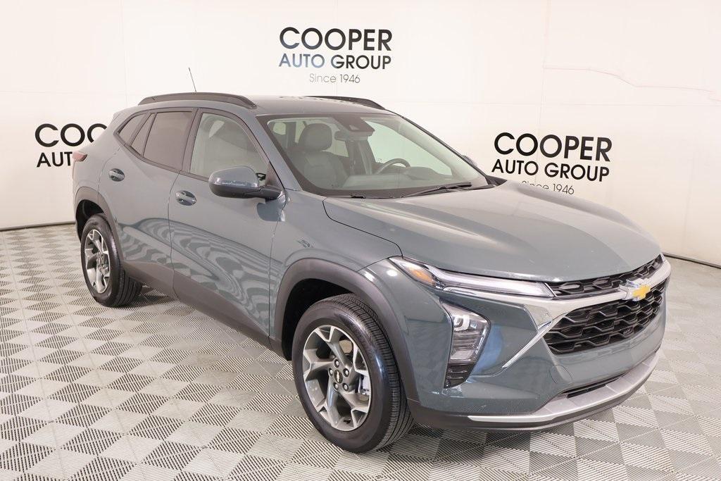 used 2025 Chevrolet Trax car, priced at $20,712