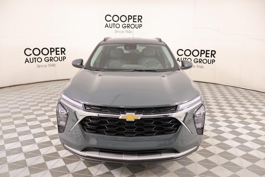 used 2025 Chevrolet Trax car, priced at $20,712