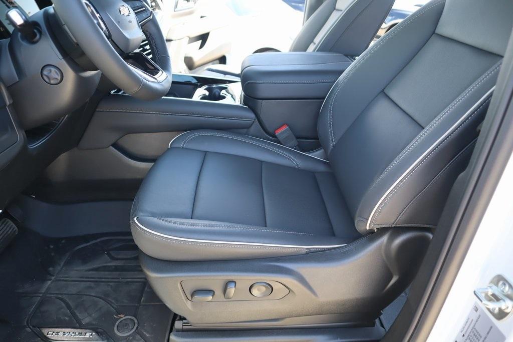 new 2025 Chevrolet Suburban car, priced at $77,866