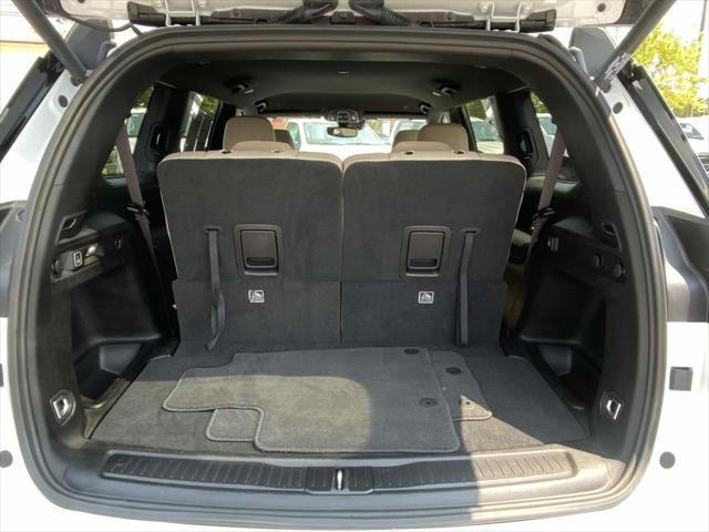 used 2024 Jeep Grand Cherokee L car, priced at $38,388
