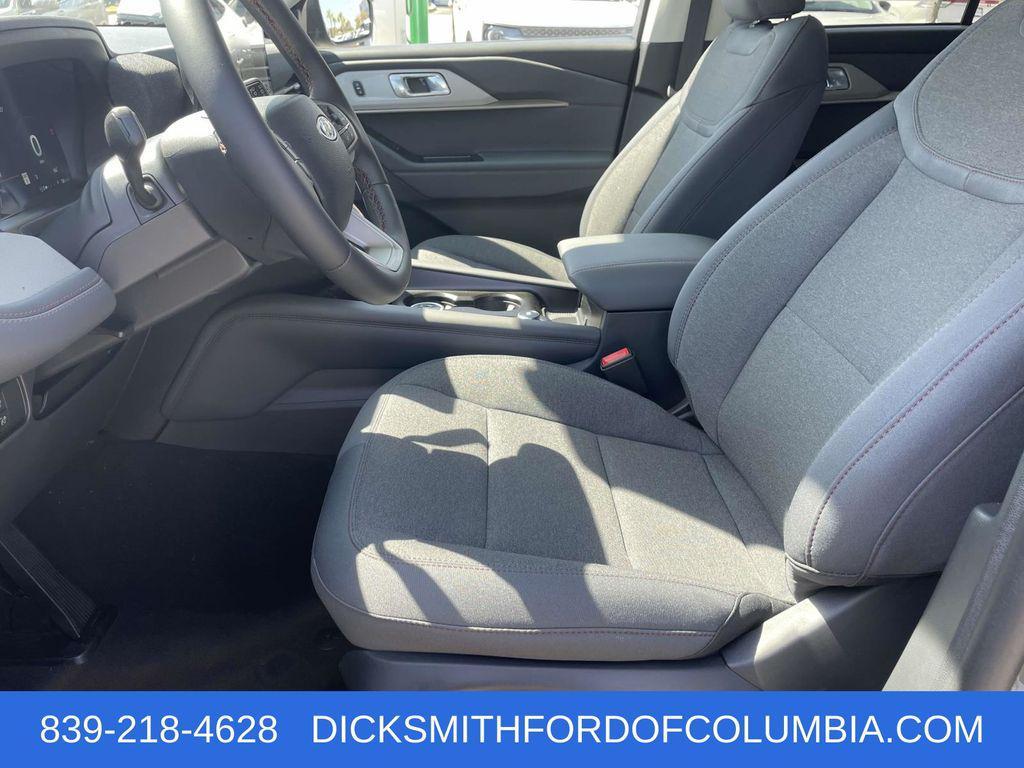 new 2025 Ford Explorer car, priced at $40,224