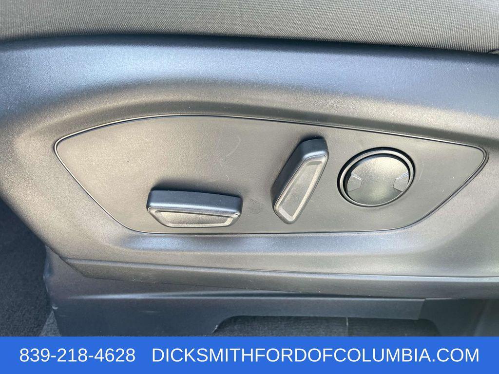 new 2025 Ford Explorer car, priced at $40,224