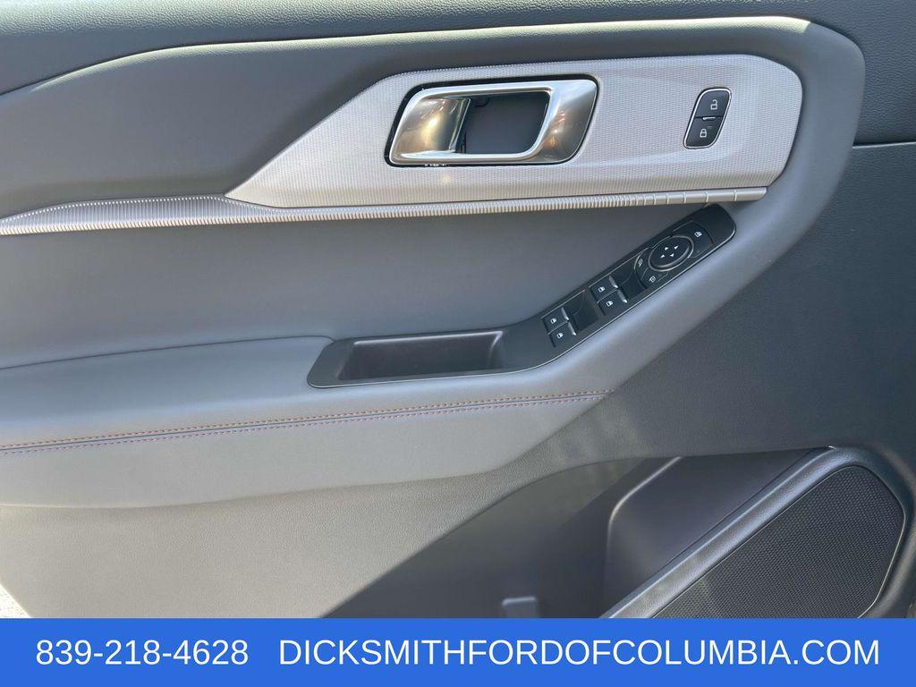 new 2025 Ford Explorer car, priced at $40,224