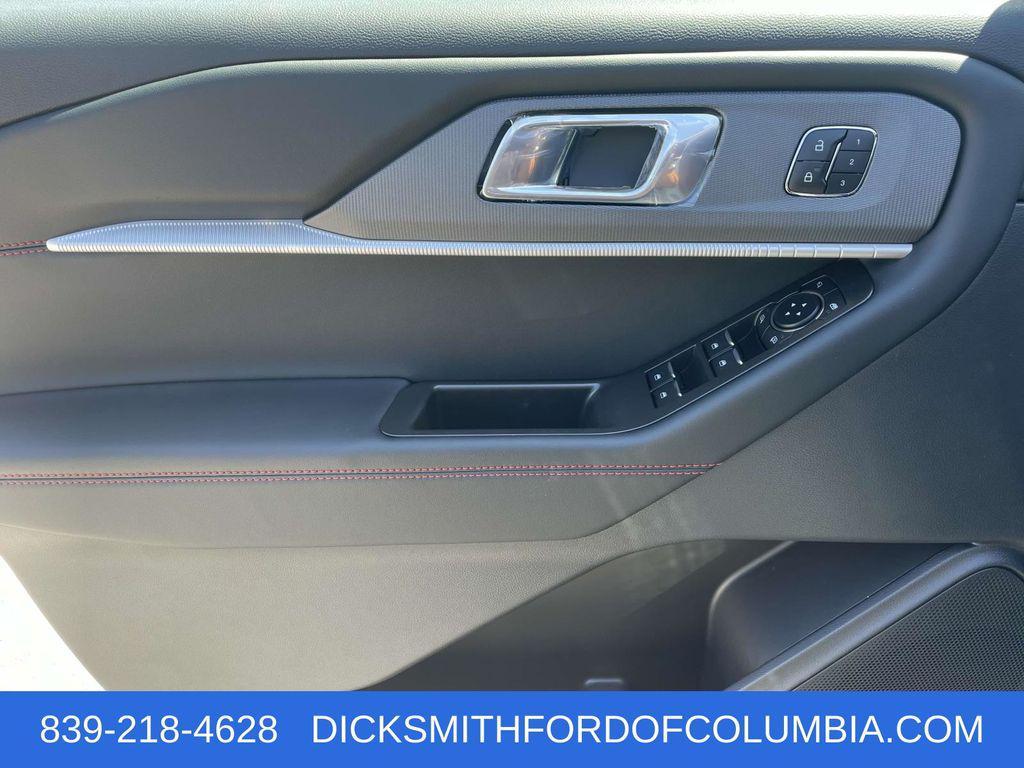 new 2025 Ford Explorer car, priced at $48,371