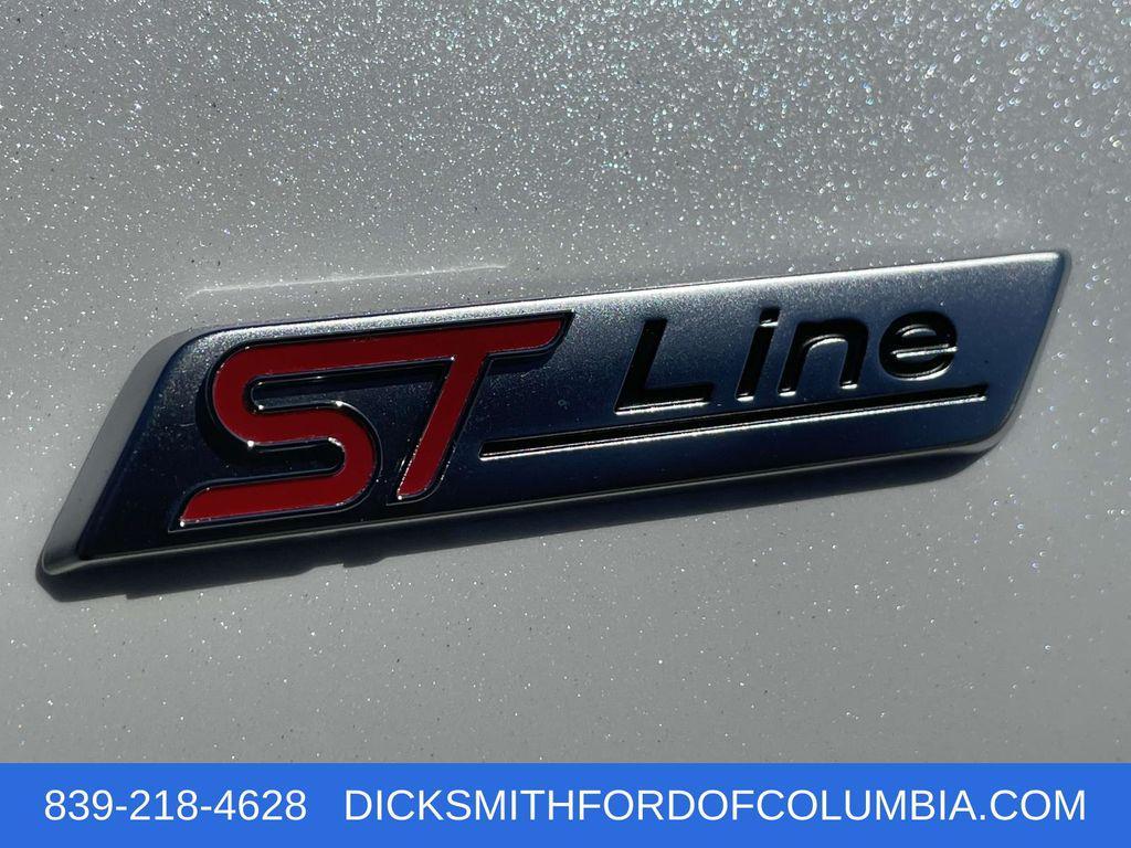 new 2025 Ford Explorer car, priced at $48,371