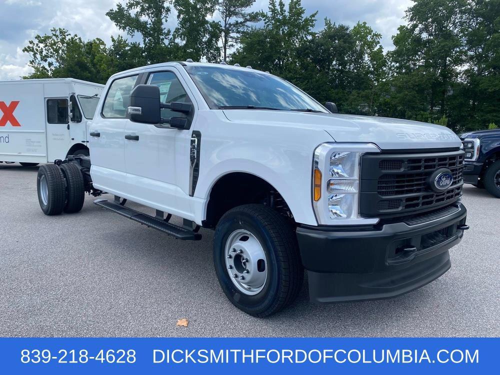 new 2025 Ford F-350 car, priced at $57,646