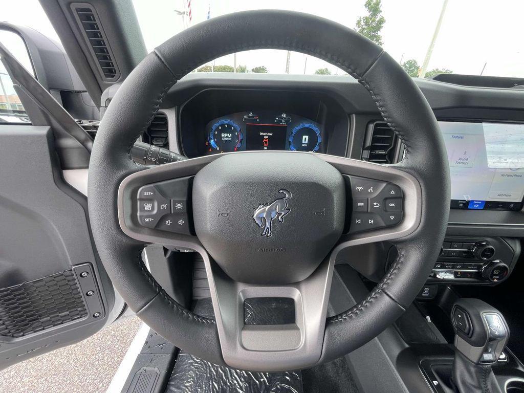 new 2025 Ford Bronco car, priced at $45,354