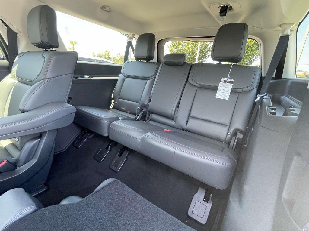 new 2025 Ford Expedition Max car, priced at $75,725