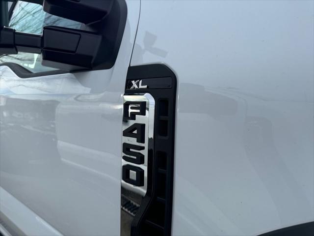 new 2025 Ford F-450 car, priced at $63,935