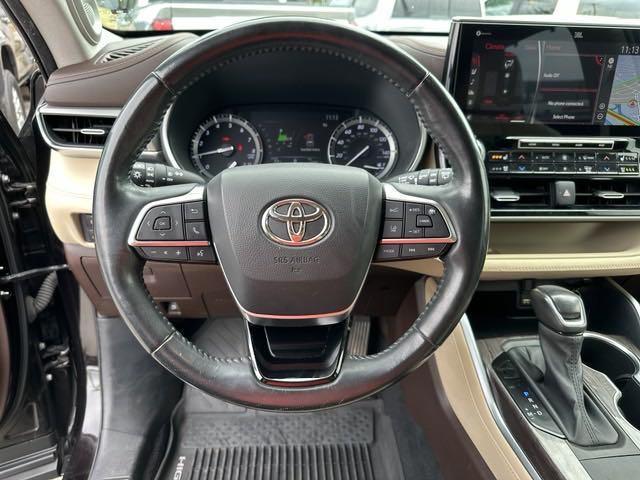 used 2020 Toyota Highlander car, priced at $35,395