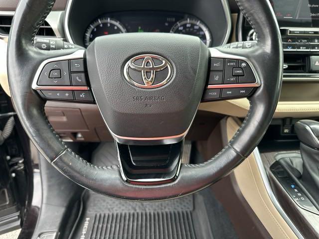 used 2020 Toyota Highlander car, priced at $35,395