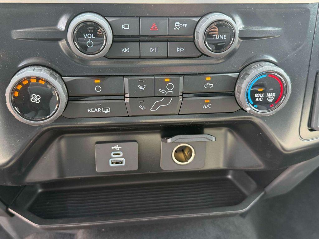 new 2025 Ford F-250 car, priced at $61,871